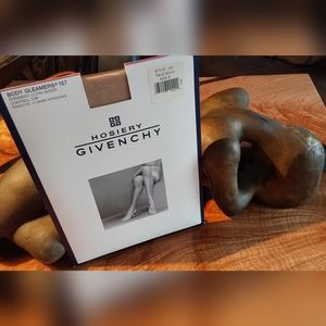 GIVENCHY SHIMMERY GOLD CONTROL HOSIERY M